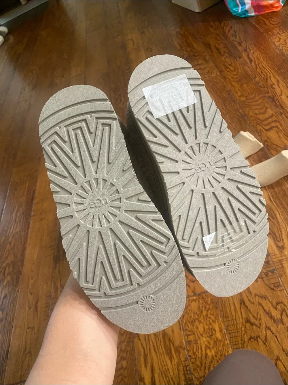 UGG Women's Maxi Curly Tazz Platform Gray Slippers Shoes size 7